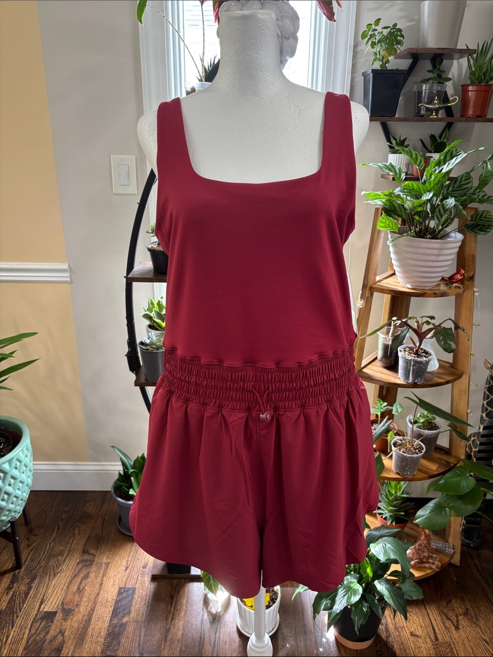 Yogalicious burgundy Lux Stevie hybrid short romper size XL